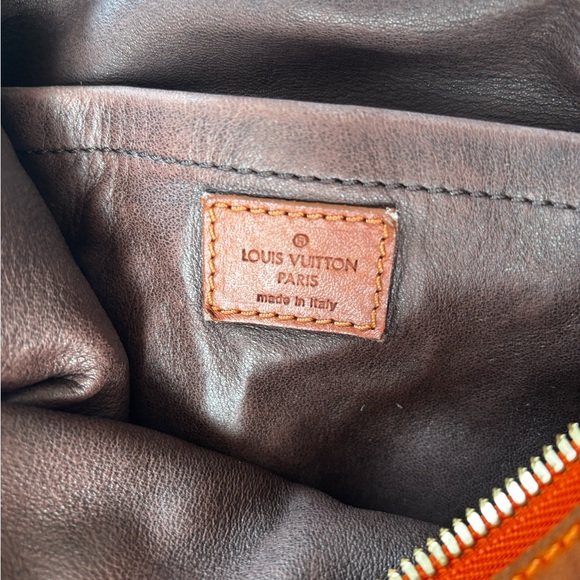 Louis Vuitton Onatah Fleurs GM suede hobo bag - Picture 7 of 14